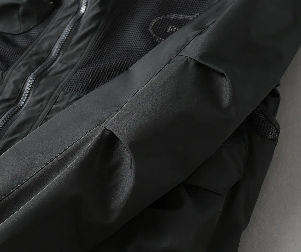 【PRADA  公式旗艦店】プラダ   ジャケット着 ご好評に付き再入荷！250107
