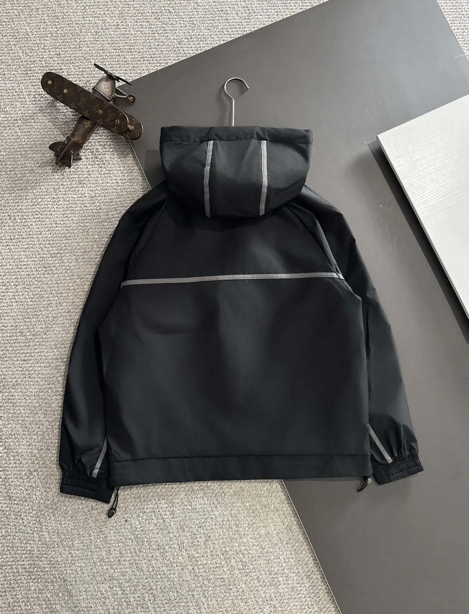 【PRADA  公式旗艦店】プラダ  ジャケット着 好評に付き再入荷 241224