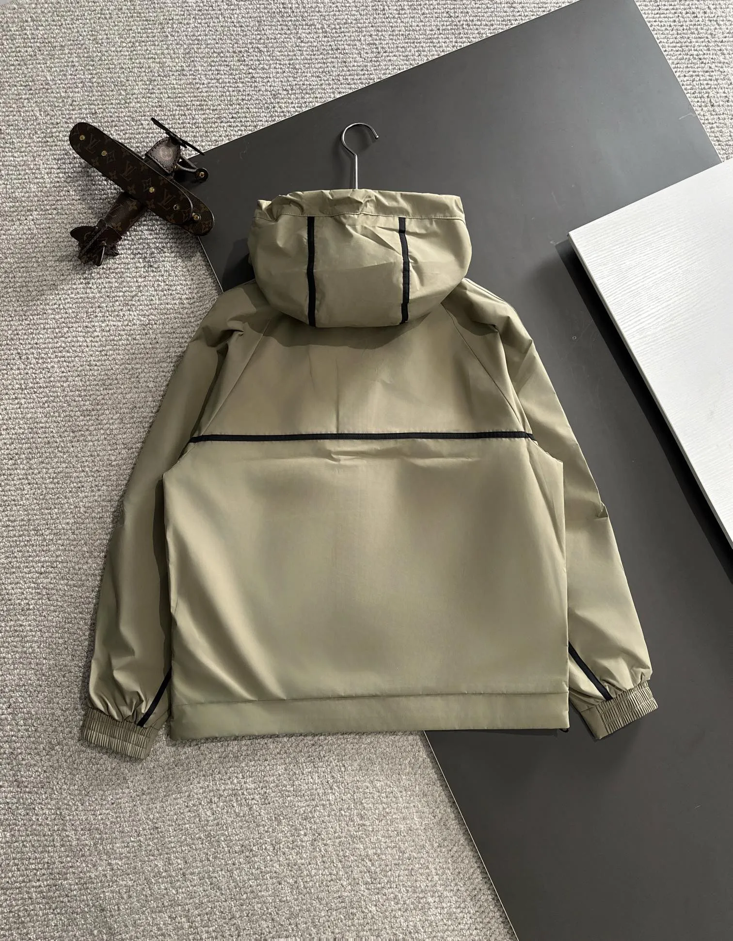 【PRADA  公式旗艦店】プラダ  ジャケット着 好評に付き再入荷 241224