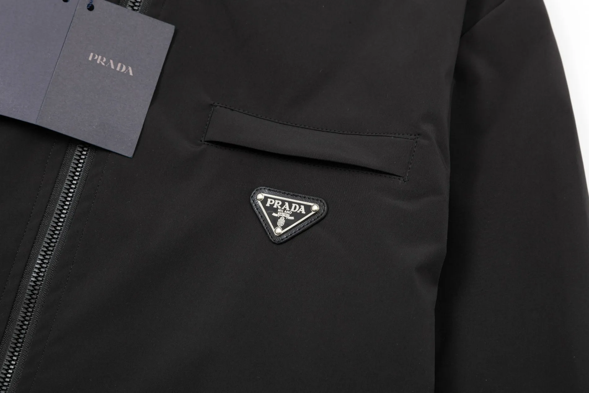 【PRADA  公式旗艦店】プラダ  ジャケット着 好評に付き再入荷 241224