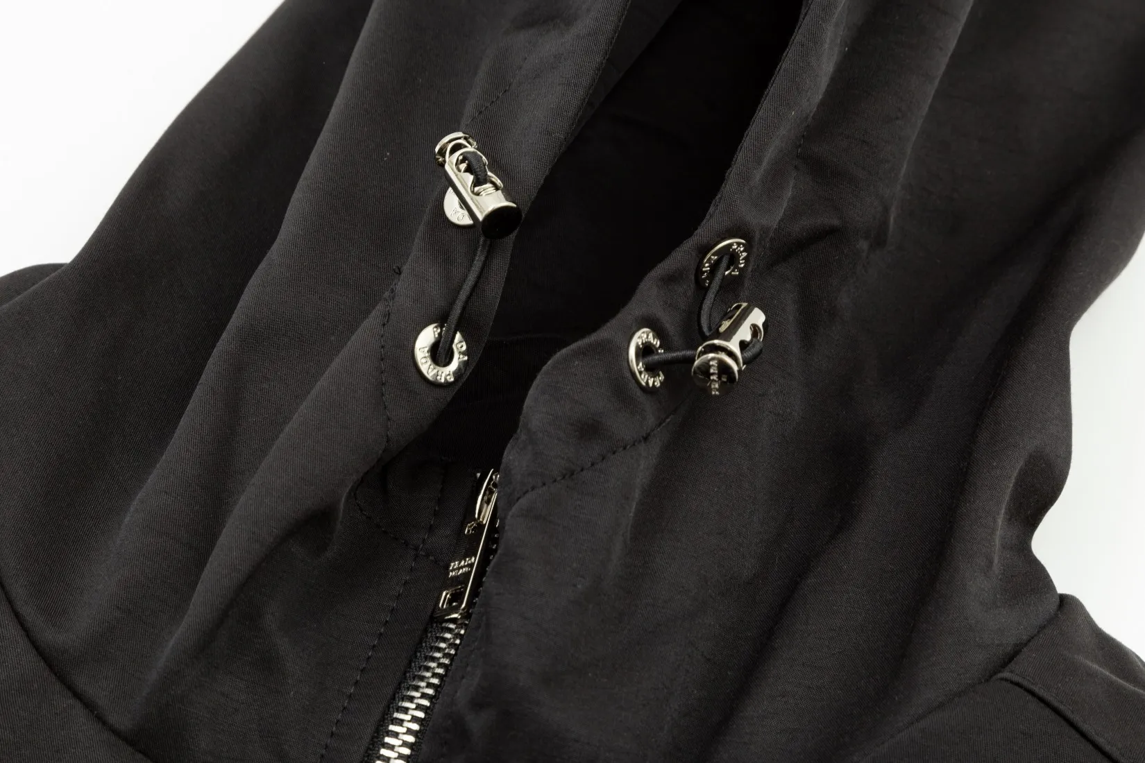 【PRADA  公式旗艦店】プラダ   ジャケット着 好評に付き再入荷！ 241213