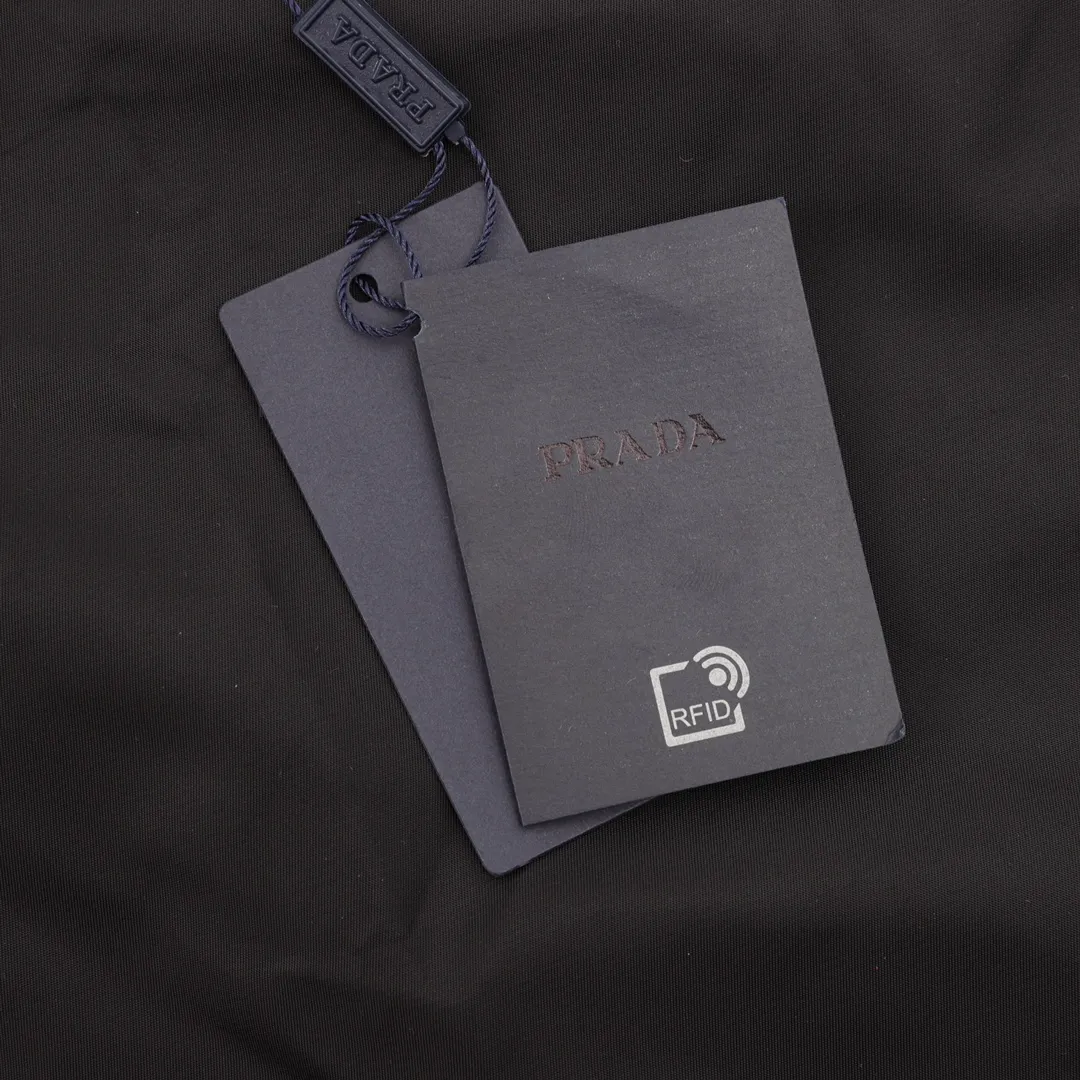 【PRADA  公式旗艦店】プラダ  ジャケット着 好評に付き再入荷！241111