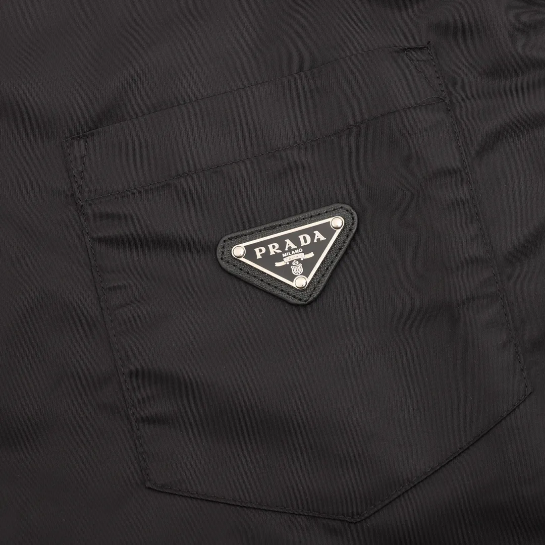 【PRADA  公式旗艦店】プラダ  ジャケット着 好評に付き再入荷！241111