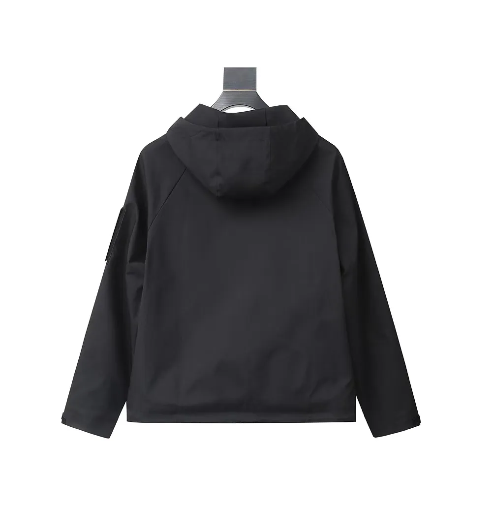【PRADA  公式旗艦店】 プラダ  ジャケット着 ご好評に付き再入荷！241024