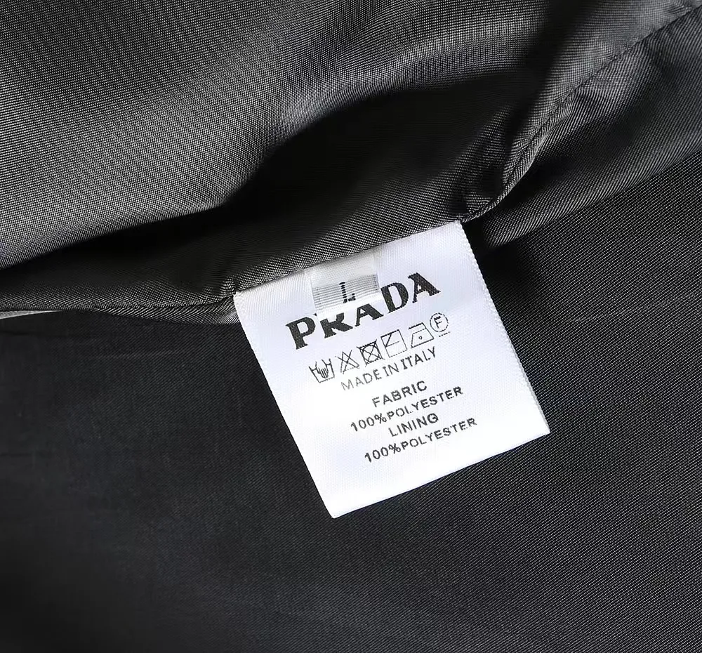 【PRADA  公式旗艦店】 プラダ  ジャケット着 ご好評に付き再入荷！241024