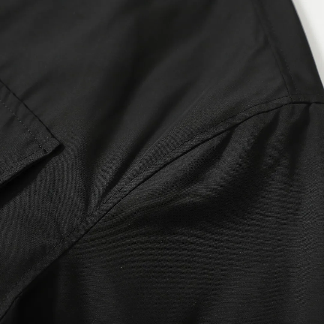 【PRADA  公式旗艦店】 プラダ  ジャケット着 ご好評に付き再入荷！241024