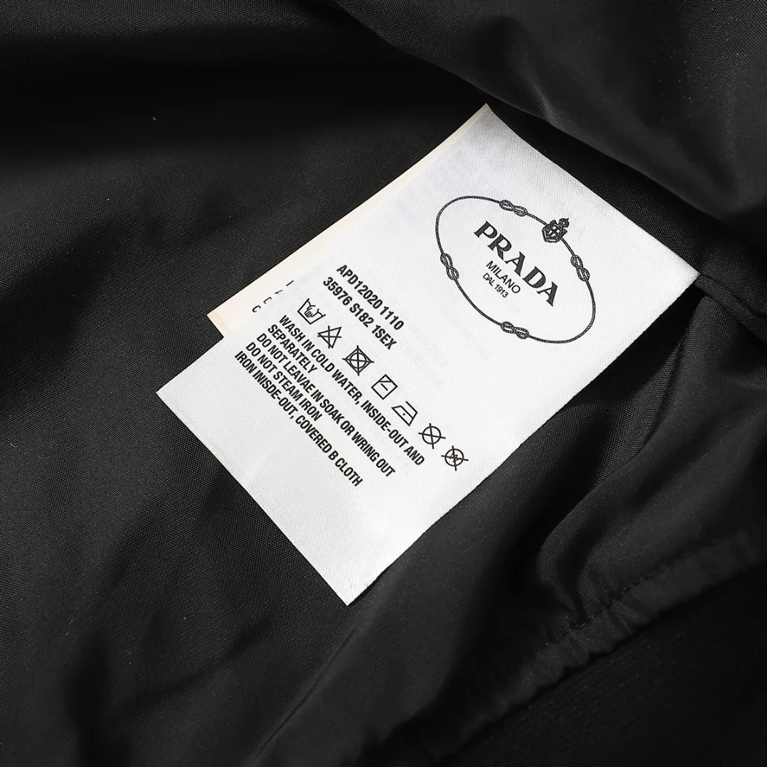 【PRADA  公式旗艦店】 プラダ  ジャケット着 ご好評に付き再入荷！241024