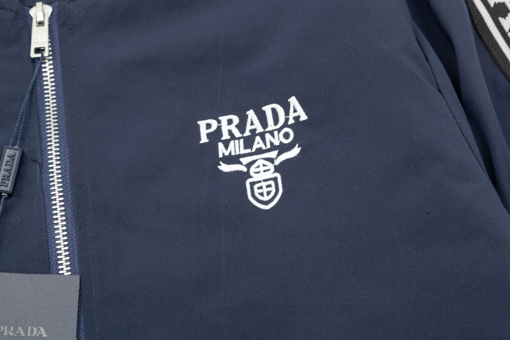 【PRADA】プラダ  ジャケット着  ご好評に付き再入荷！240920