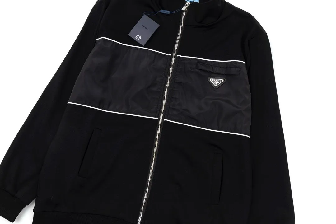 【PRADA  公式旗艦店】プラダ  ジャケット着 好評に付き再入荷 240826