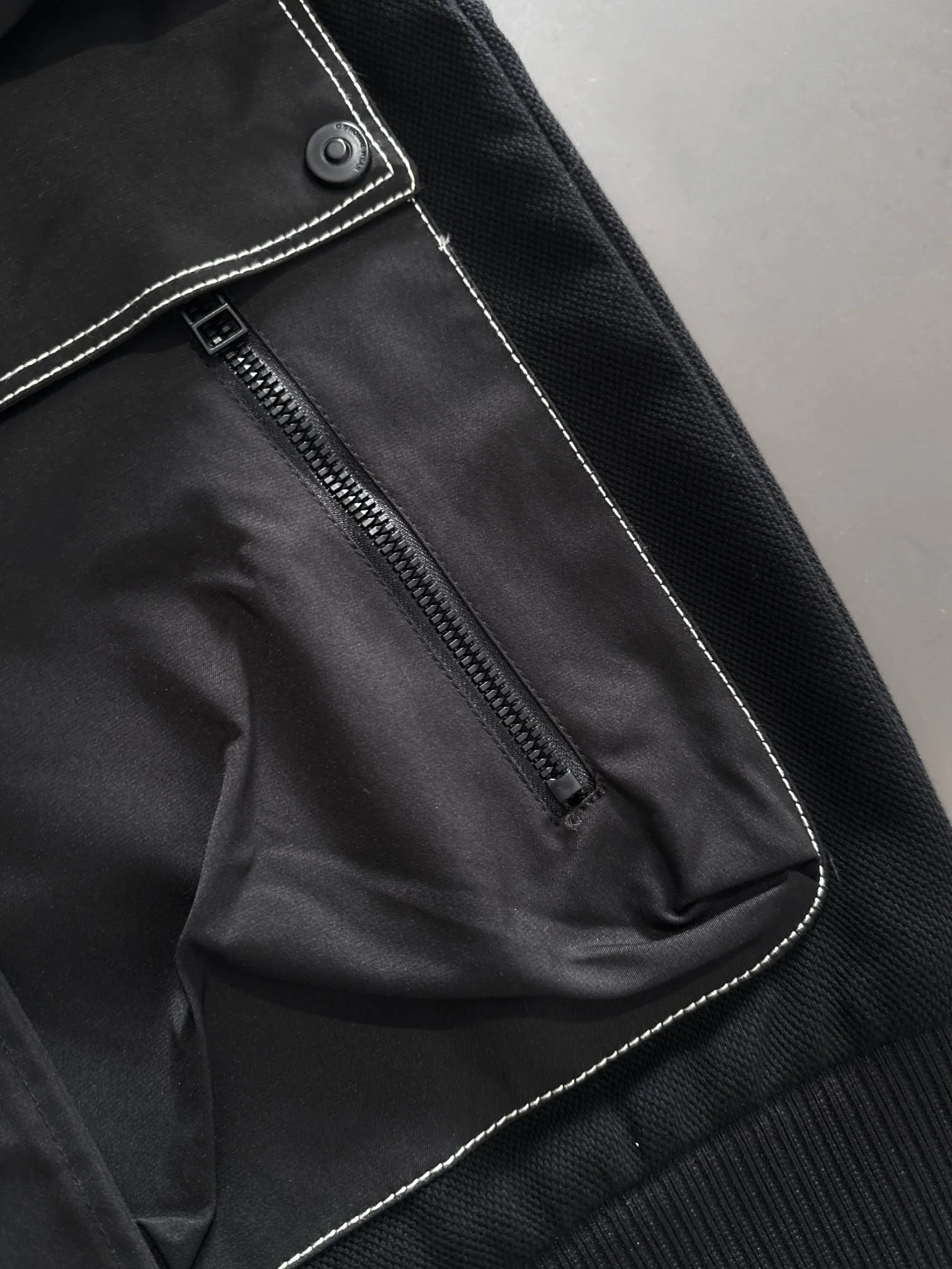 【LOEWE 公式旗艦店】ロエベ  ジャケット着 好評に付き再入荷 241224