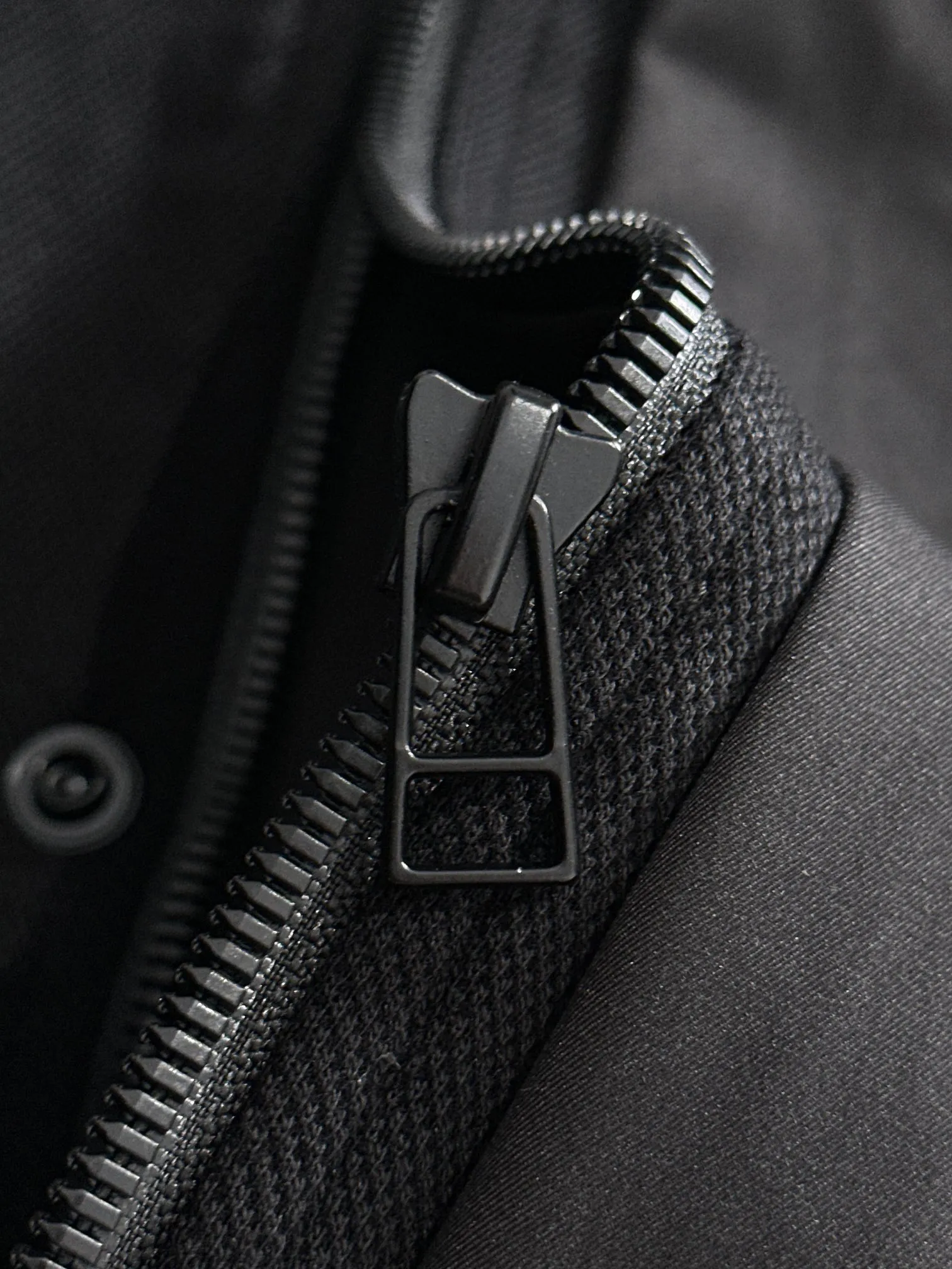 【LOEWE 公式旗艦店】ロエベ  ジャケット着 好評に付き再入荷 241224