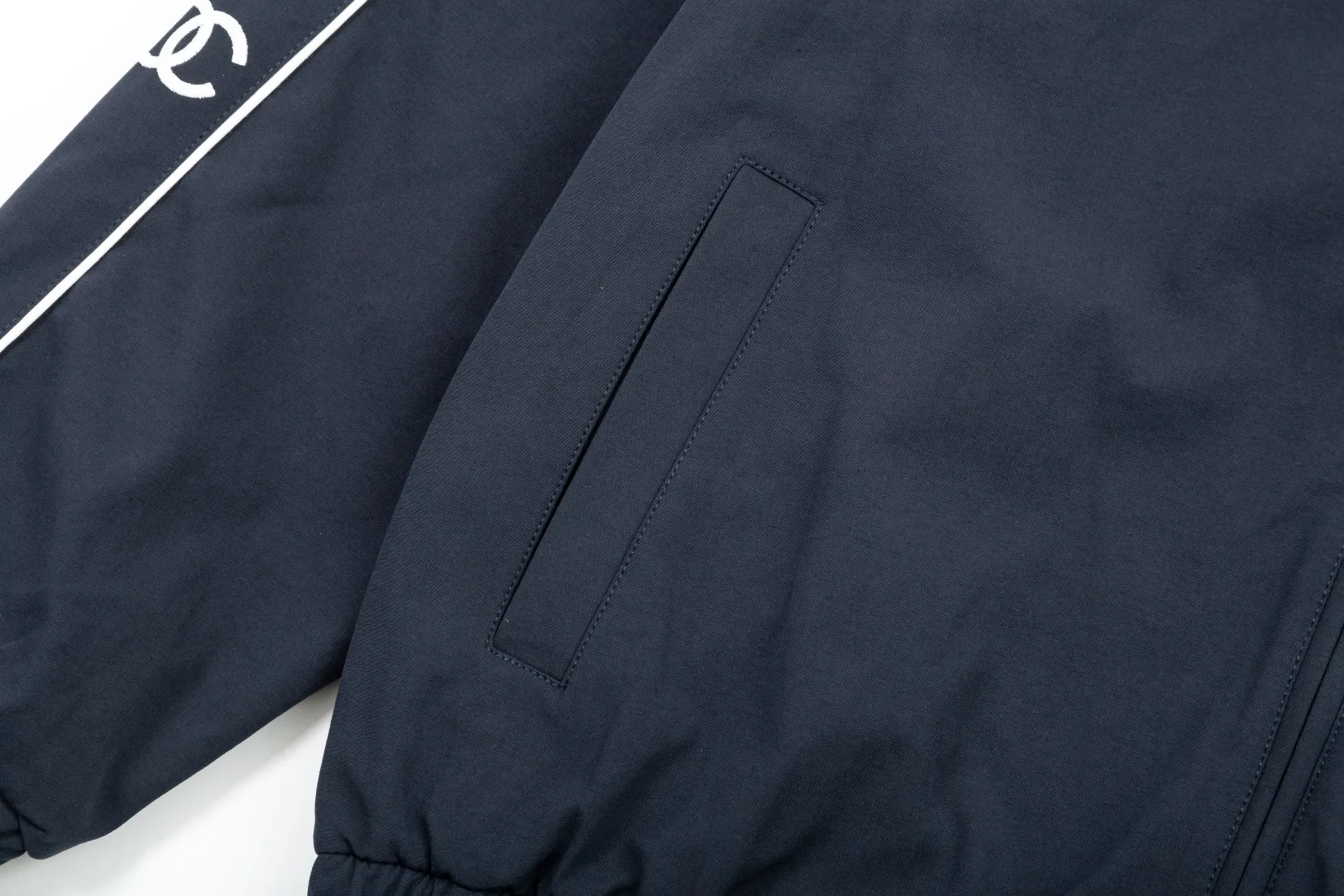 【CHANEL  公式旗艦店】シャネル   ジャケット着 好評に付き再入荷！241223