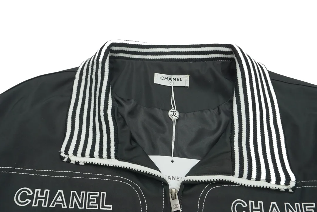 【CHANEL  公式旗艦店】シャネル  ジャケット着好評に付き再入荷！