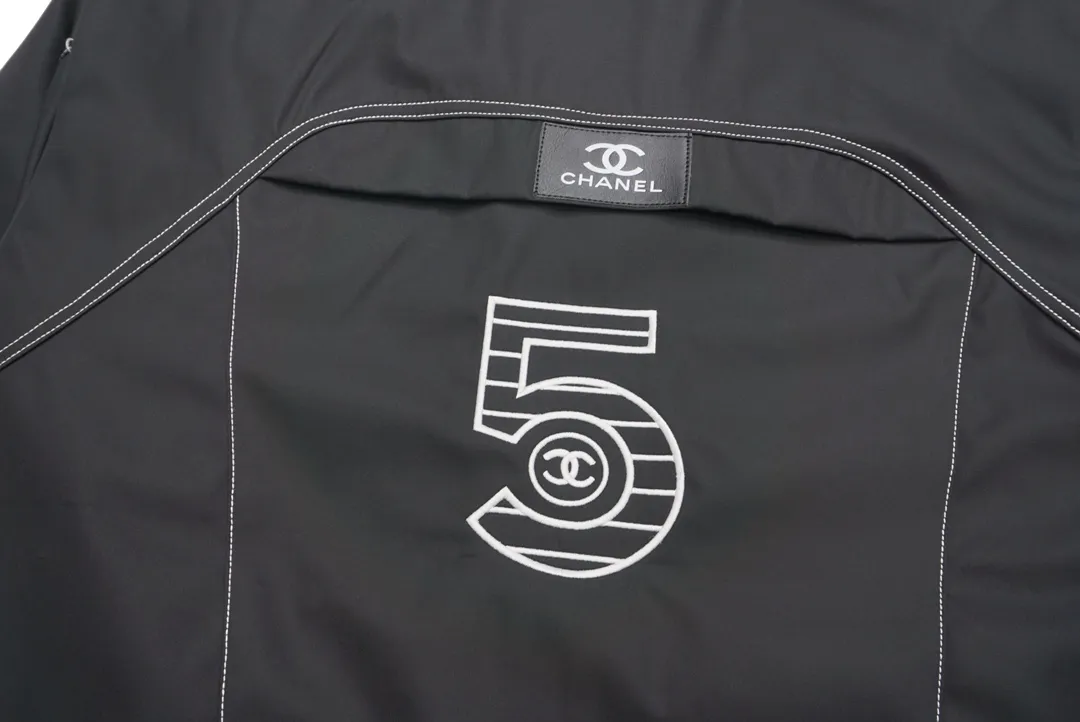 【CHANEL  公式旗艦店】シャネル  ジャケット着好評に付き再入荷！