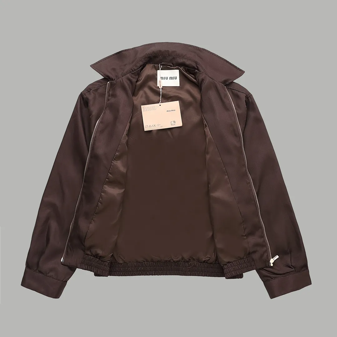 【Miumiu 公式旗艦店】ミュウミュウ  パーカー スウェット ご好評に付き再入荷！241216