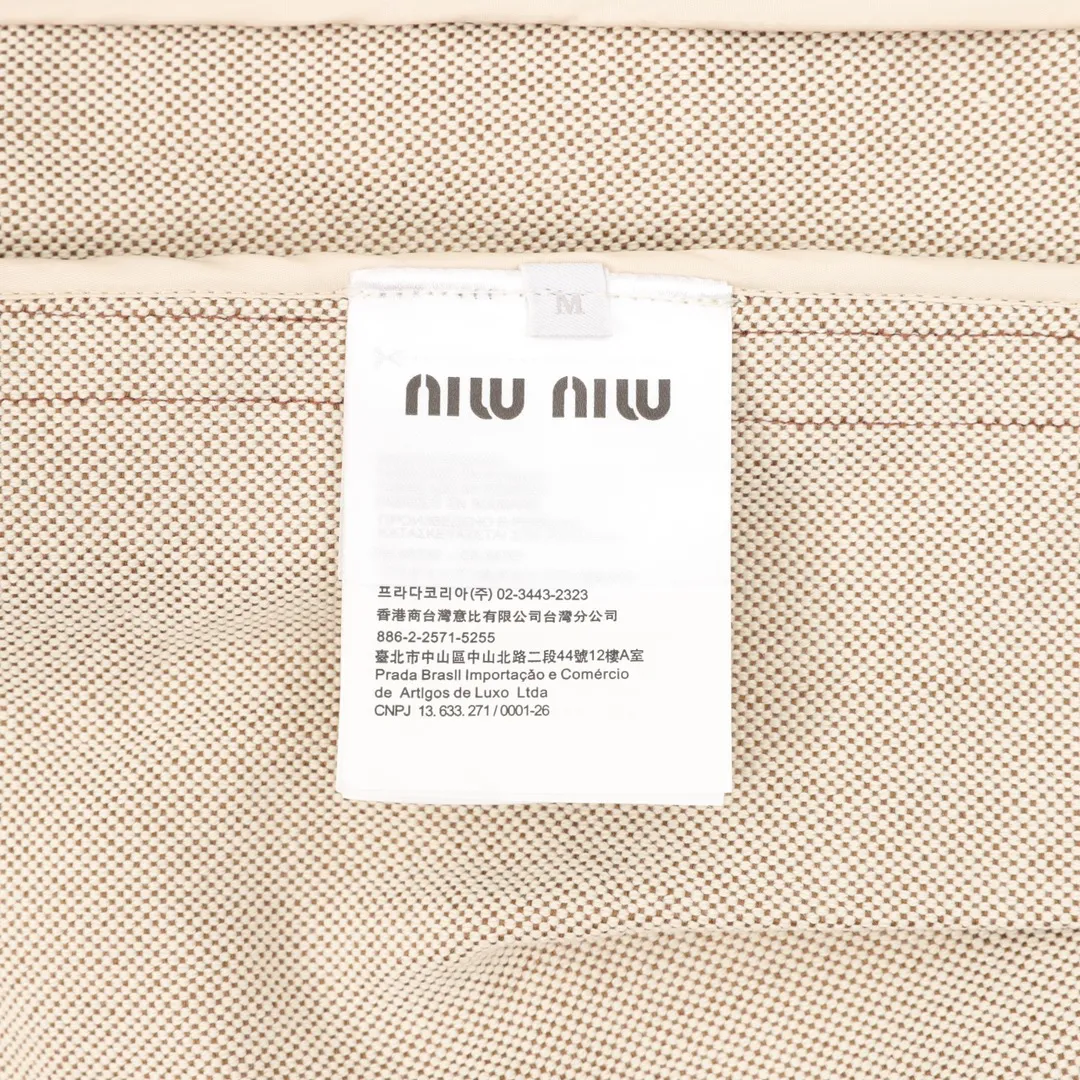 【Miumiu 公式旗艦店】 ミュウミュウ   ジャケット着  スウェット ご好評に付き再入荷！241122