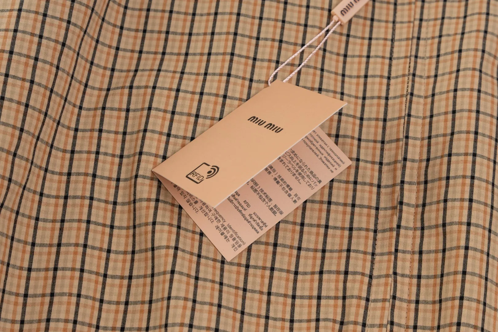 【Miumiu 公式旗艦店】 ミュウミュウ   ジャケット着  スウェット ご好評に付き再入荷！241122