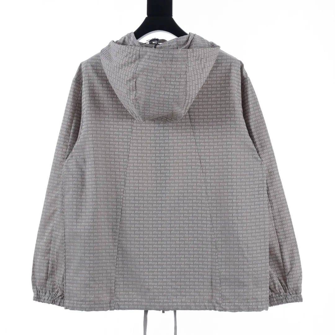 【Miumiu 公式旗艦店】 ミュウミュウ   ジャケット着  スウェット ご好評に付き再入荷！241122