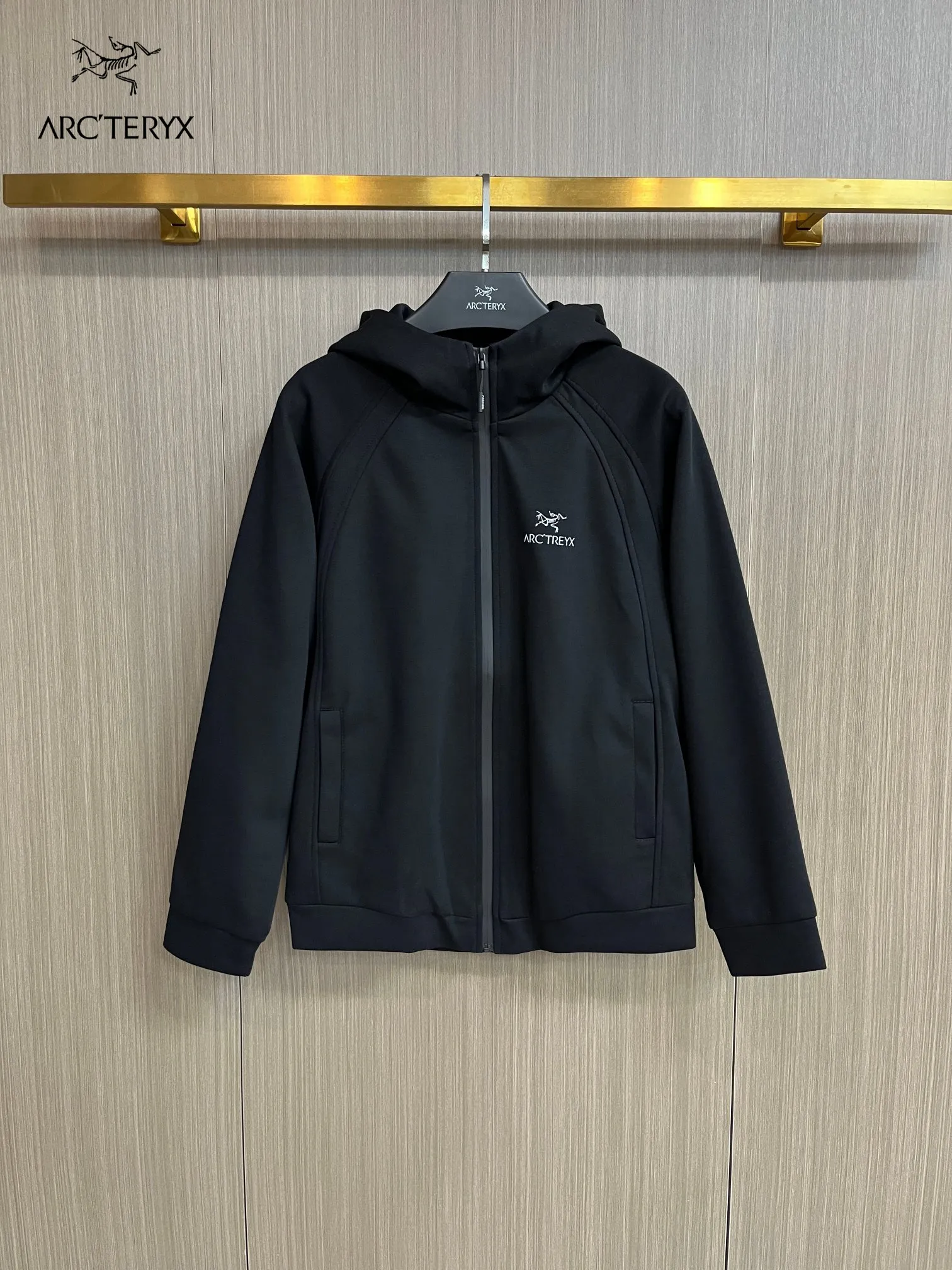 【ARCTERYX  公式旗艦店】アークテリクス  ジャケット着 ご好評に付き再入荷！250107