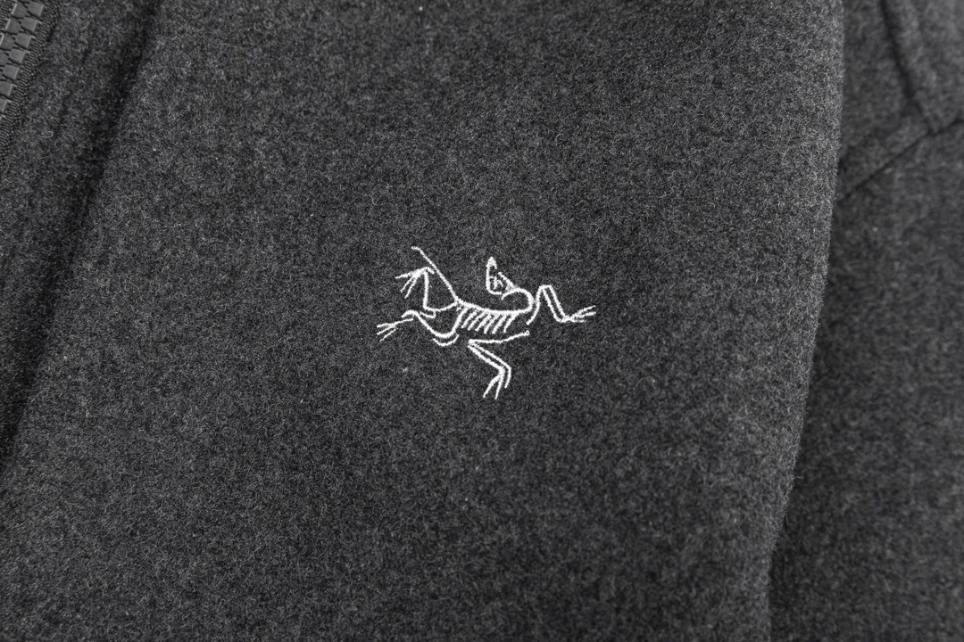 【ARCTERYX  公式旗艦店】アークテリクス  ジャケット着  スウェット ご好評に付き再入荷！241123