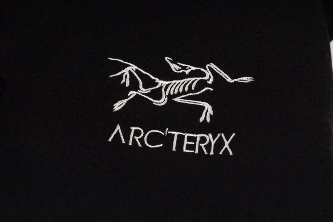 【ARCTERYX  公式旗艦店】アークテリクス  ジャケット着  スウェット ご好評に付き再入荷！241123
