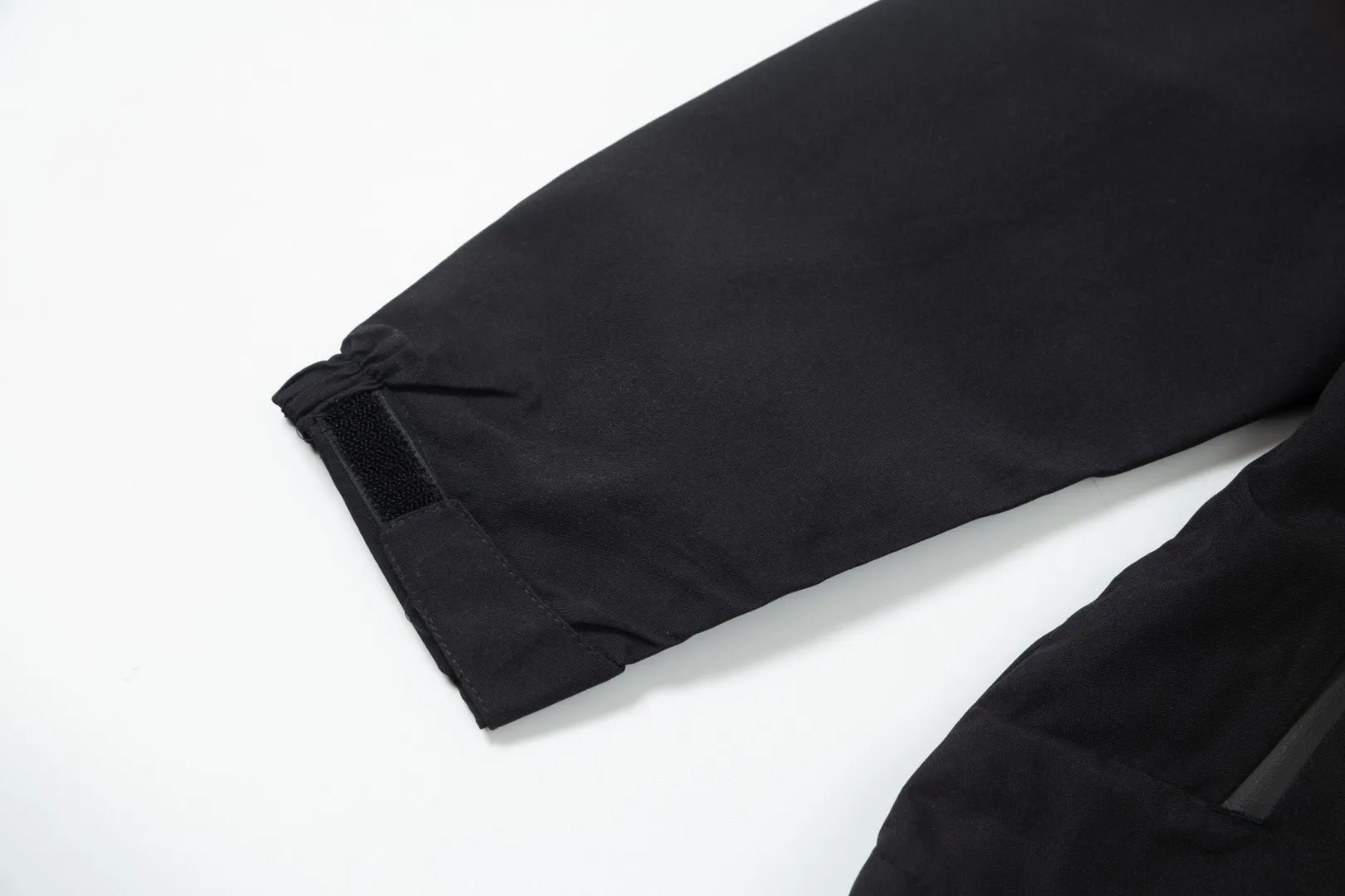 【ARCTERYX  公式旗艦店】アークテリクス  ジャケット着  スウェット ご好評に付き再入荷！241123