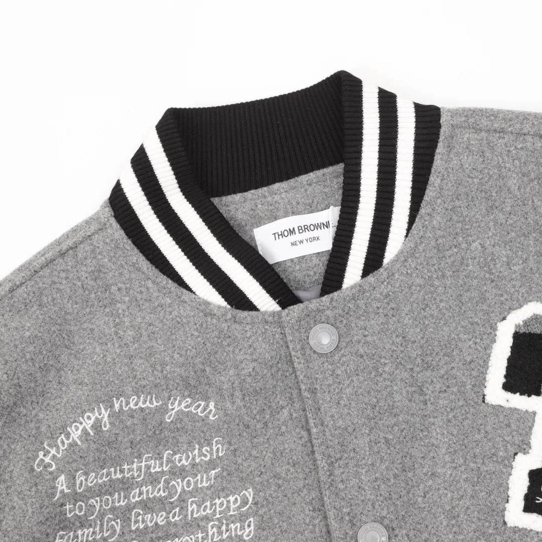 【ThomBrowne  公式旗艦店】トムブラウン  ジャケット着 好評に付き再入荷！250106