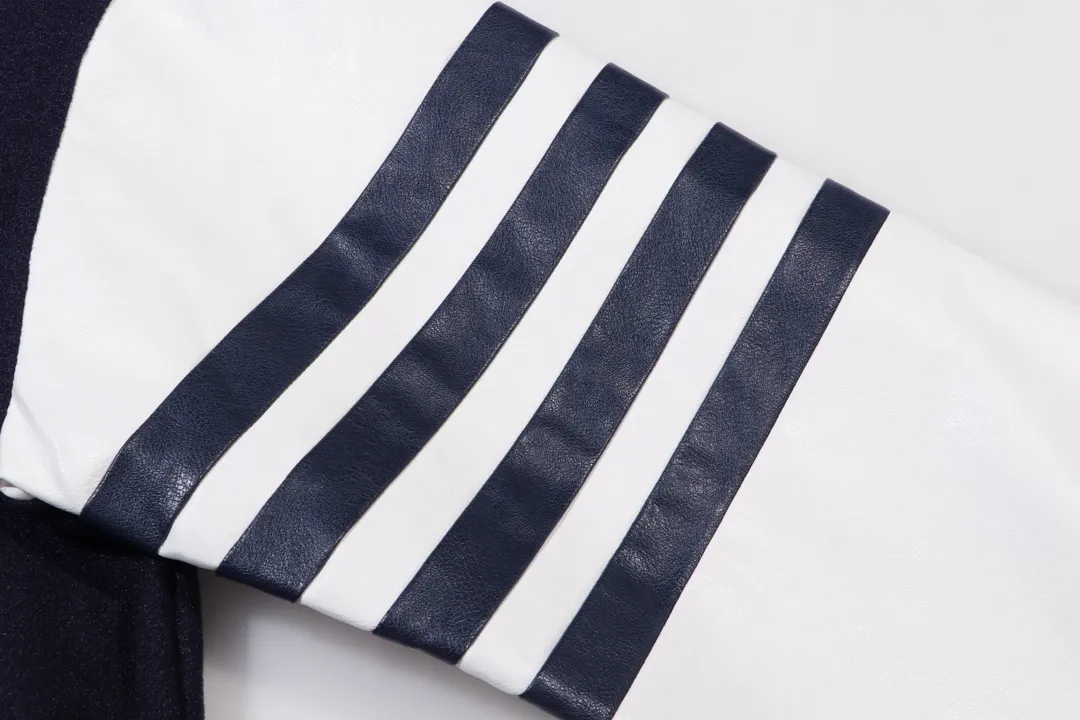 【ThomBrowne  公式旗艦店】トムブラウン  ジャケット着 好評に付き再入荷！250106
