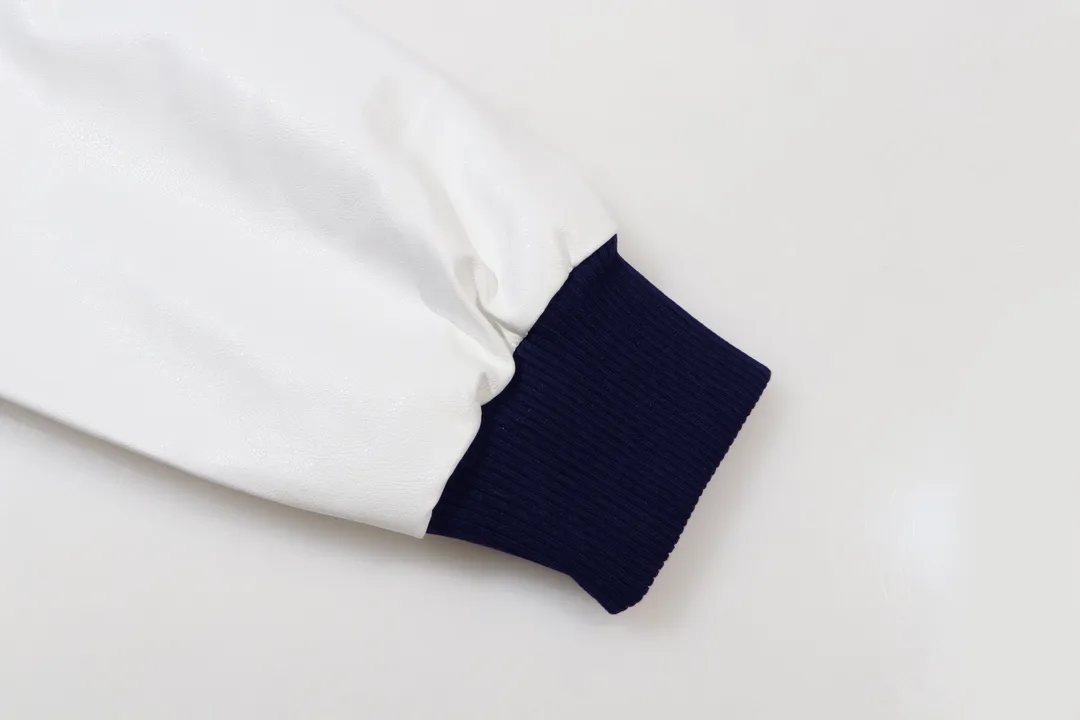 【ThomBrowne  公式旗艦店】トムブラウン  ジャケット着 好評に付き再入荷！250106