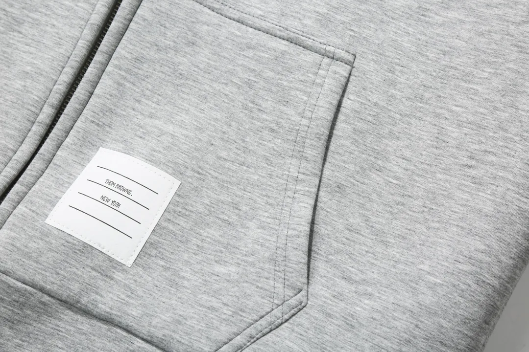 【ThomBrowne  公式旗艦店】トムブラウン  ジャケット着 好評に付き再入荷！250106
