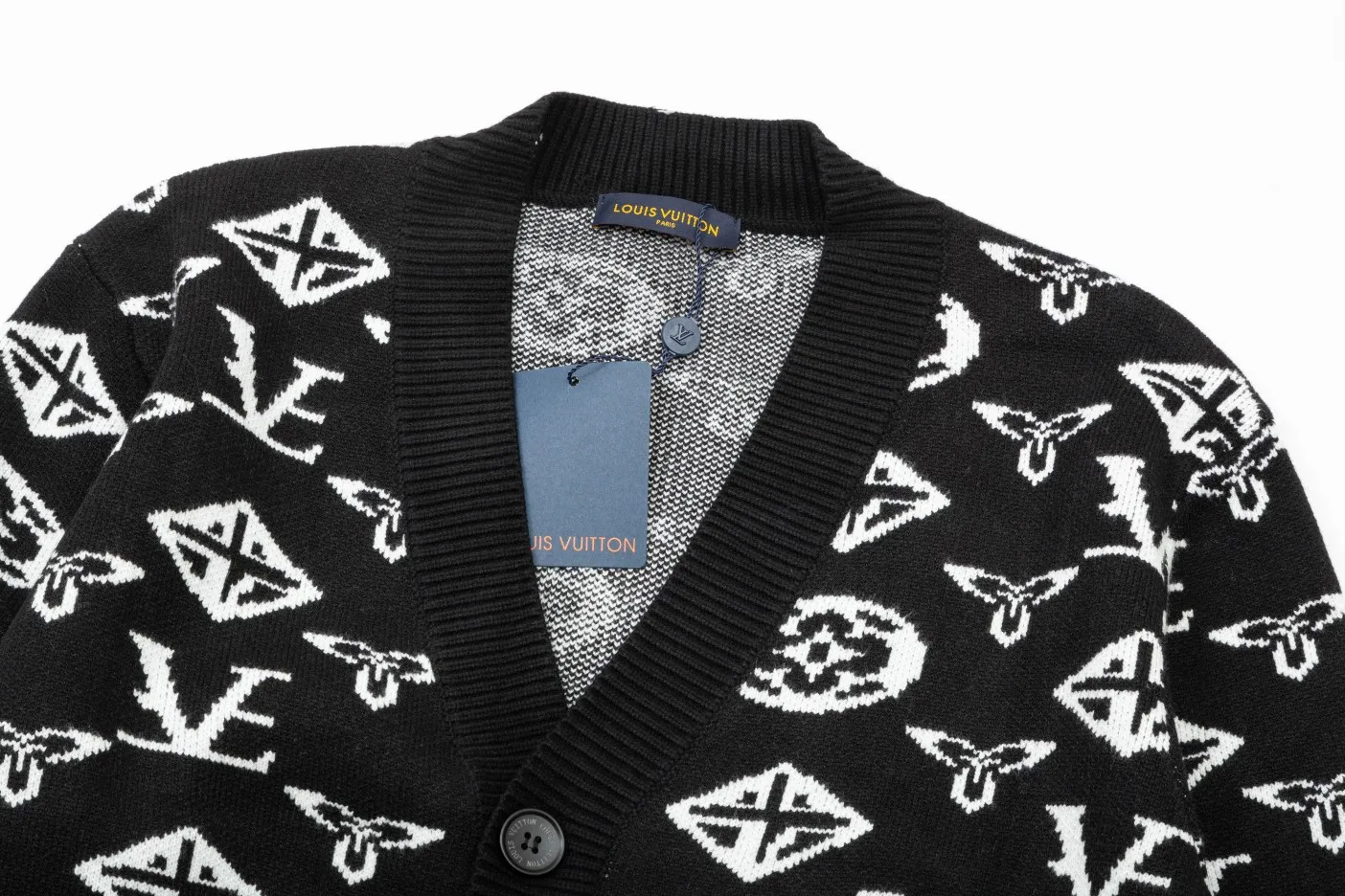 LV 【LOUIS VUITTON 公式旗艦店】ルイヴィトン  セーター好評に付き再入荷！ 240927