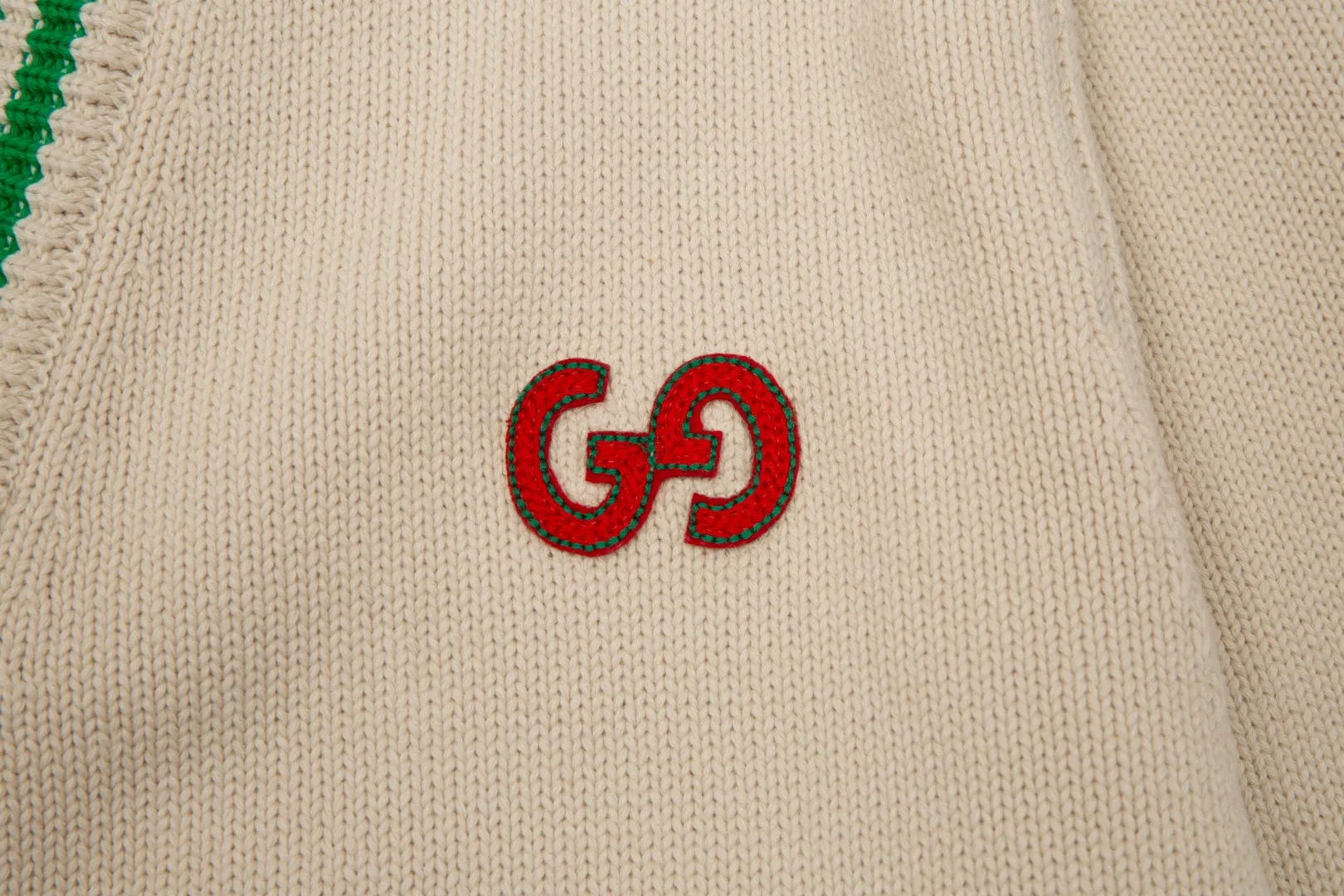 【GUCCI 公式旗艦店】グッチ  セーター好評に付き再入荷！250108