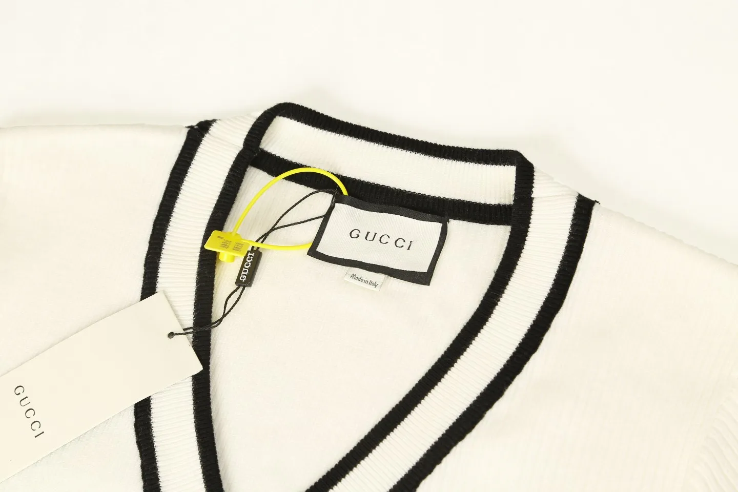 【GUCCI  公式旗艦店】グッチ  セーター好評に付き再入荷！ 241029