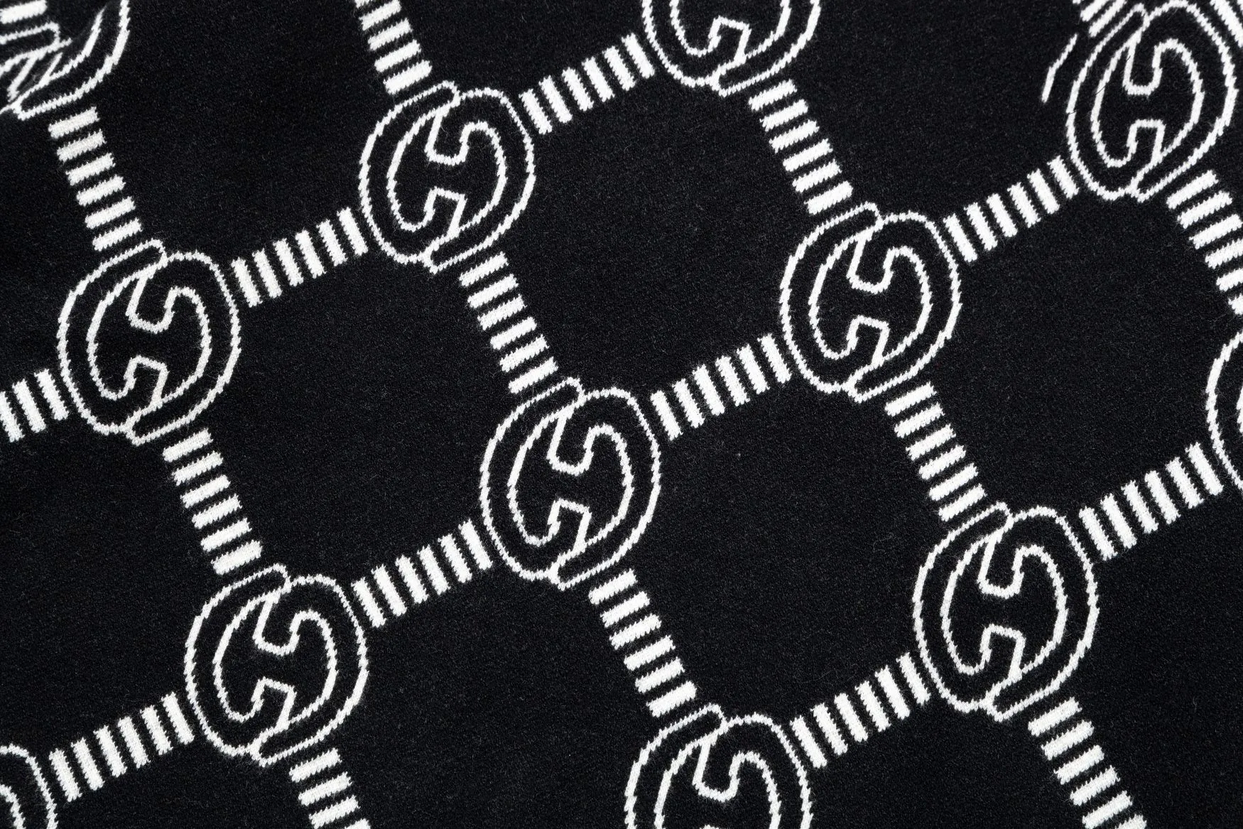 【GUCCI 公式旗艦店】グッチ  セーター好評に付き再入荷！ 240928