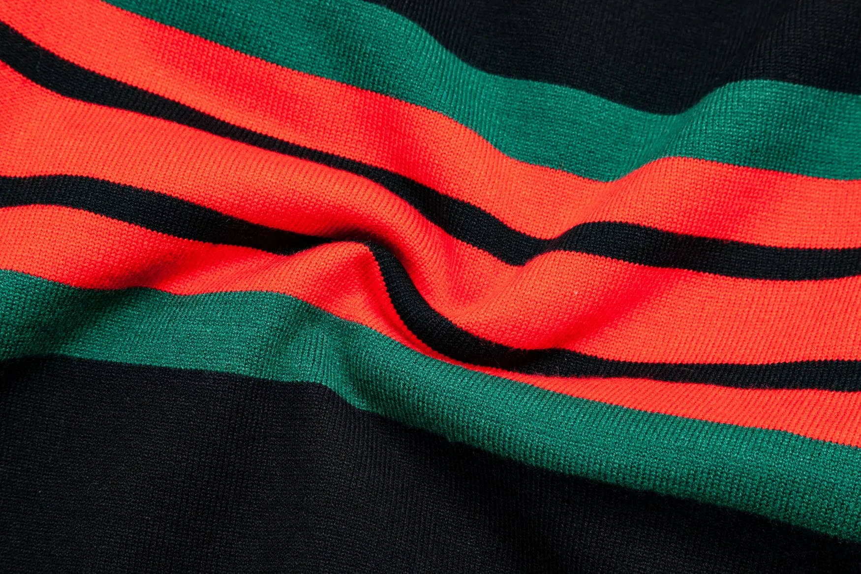 【GUCCI 公式旗艦店】グッチ  セーター好評に付き再入荷！ 240928