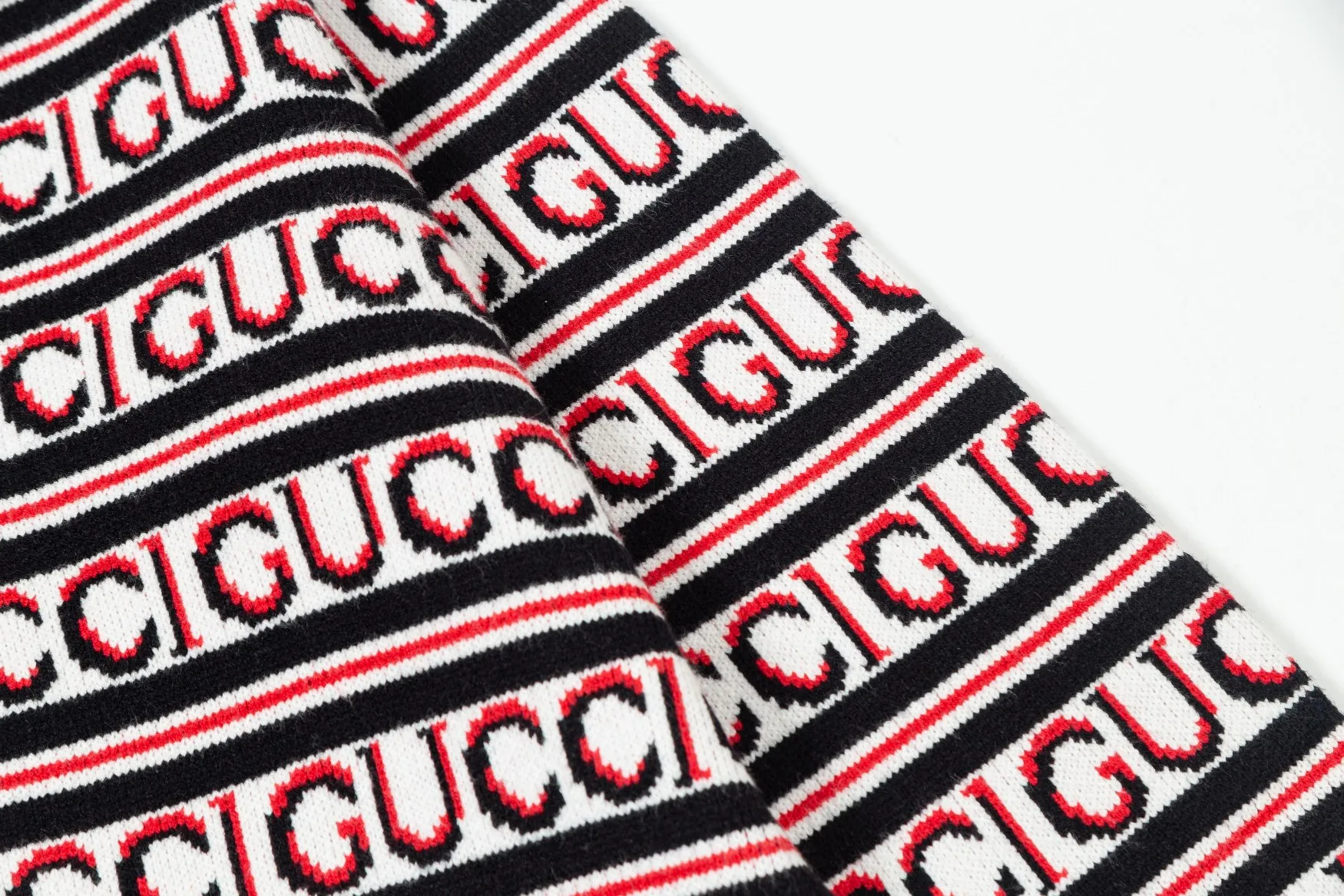 【GUCCI 公式旗艦店】グッチ  セーター好評に付き再入荷！ 240928