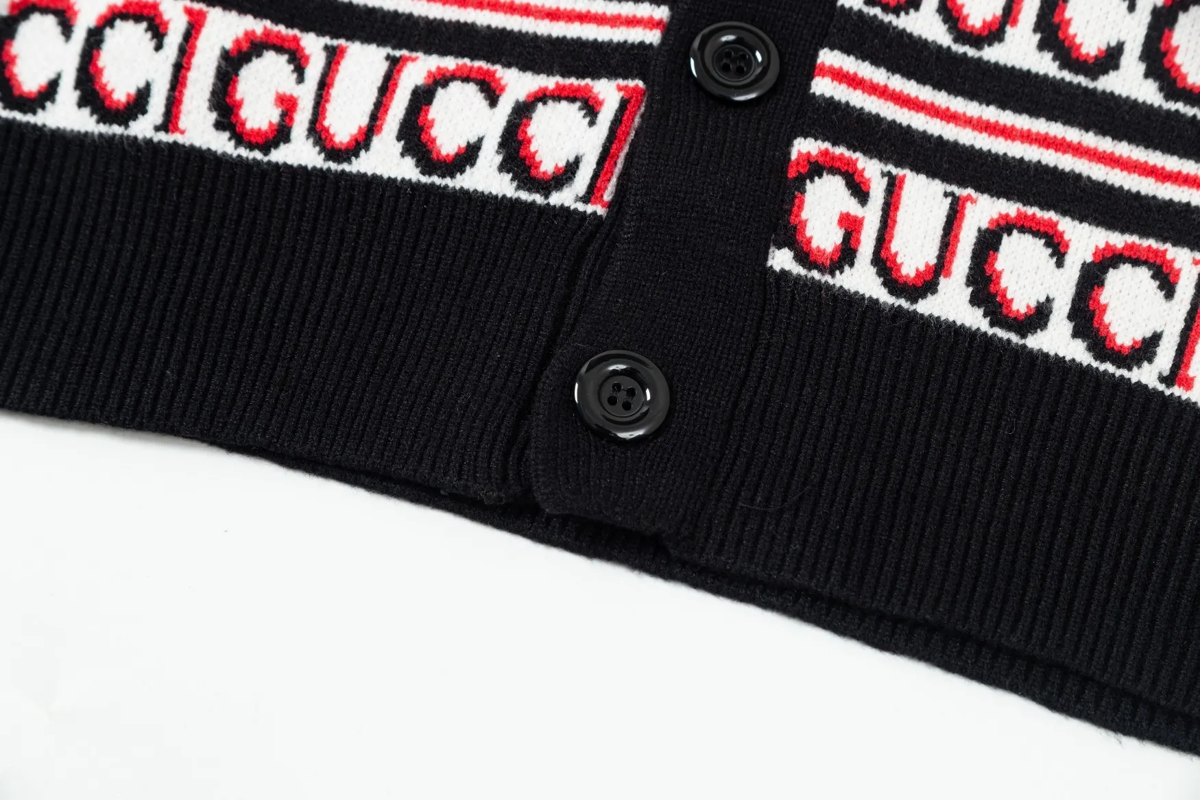 【GUCCI 公式旗艦店】グッチ  セーター好評に付き再入荷！ 240928