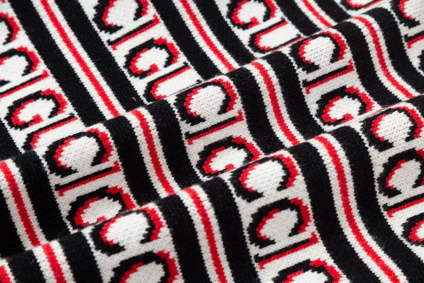 【GUCCI 公式旗艦店】グッチ  セーター好評に付き再入荷！ 240928