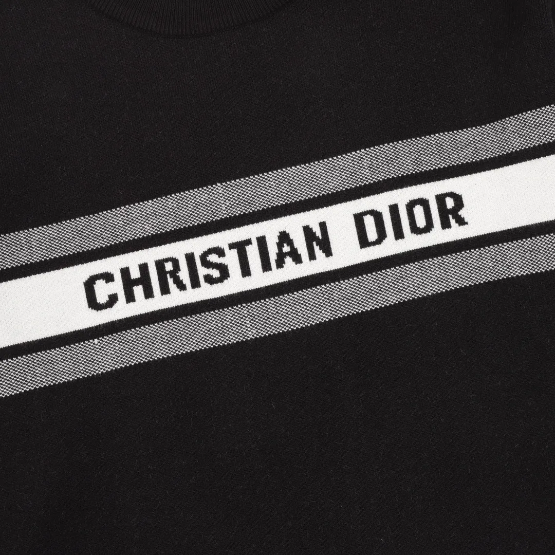 【DIOR 公式旗艦店】ディオール  セーター好評に付き再入荷！250108