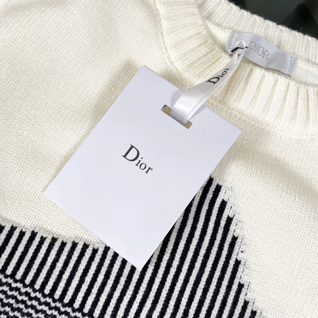 【DIOR 公式旗艦店】ディオール  セーター好評に付き再入荷！250108