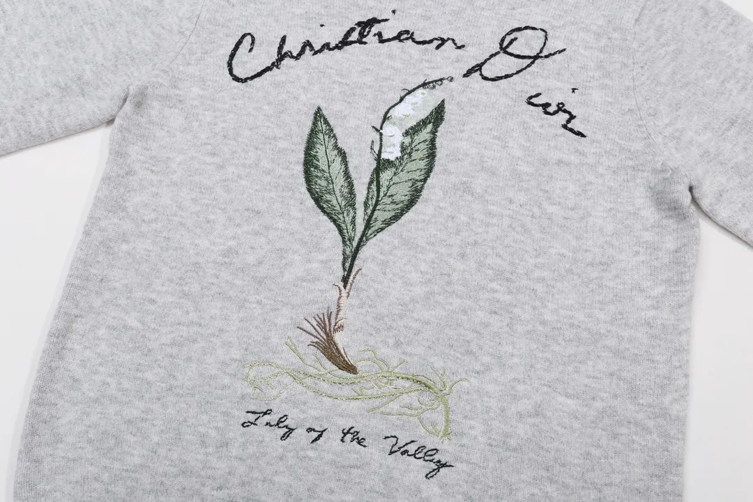 【DIOR 公式旗艦店】ディオール  セーター好評に付き再入荷！ 241031