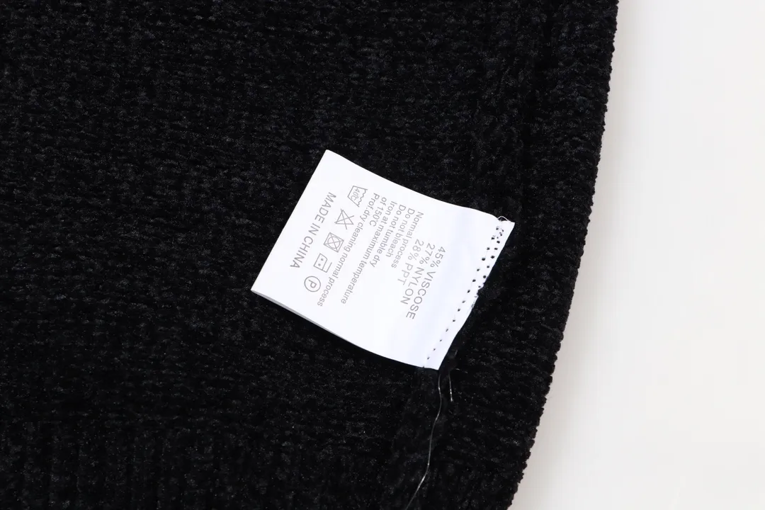 【DIOR  公式旗艦店】ディオール  セーター好評に付き再入荷！ 241031