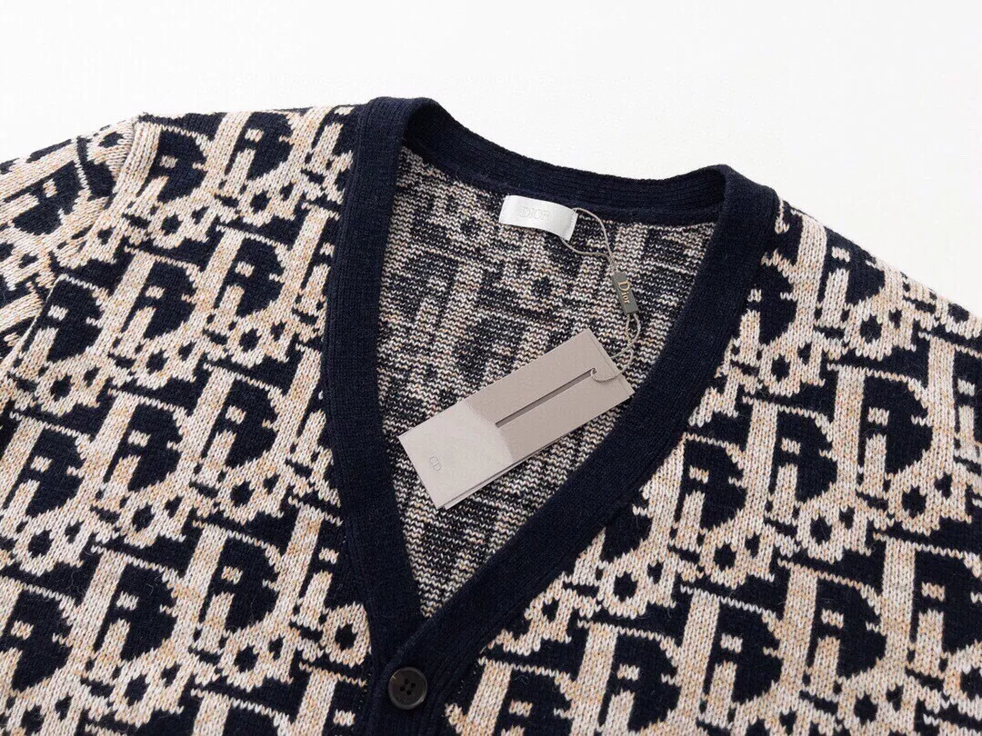 【DIOR 公式旗艦店】ディオール   セーター好評に付き再入荷！ 240929
