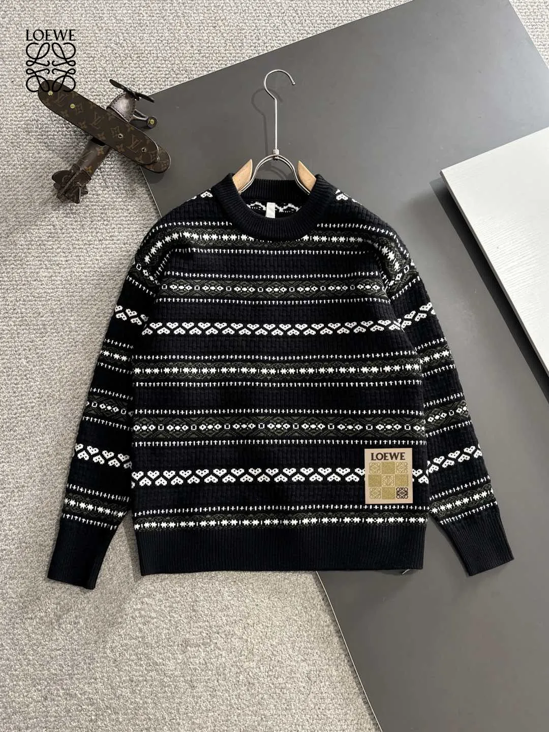 【LOEWE  公式旗艦店】ロエベ  ジャケット着 ご好評に付き再入荷！250109