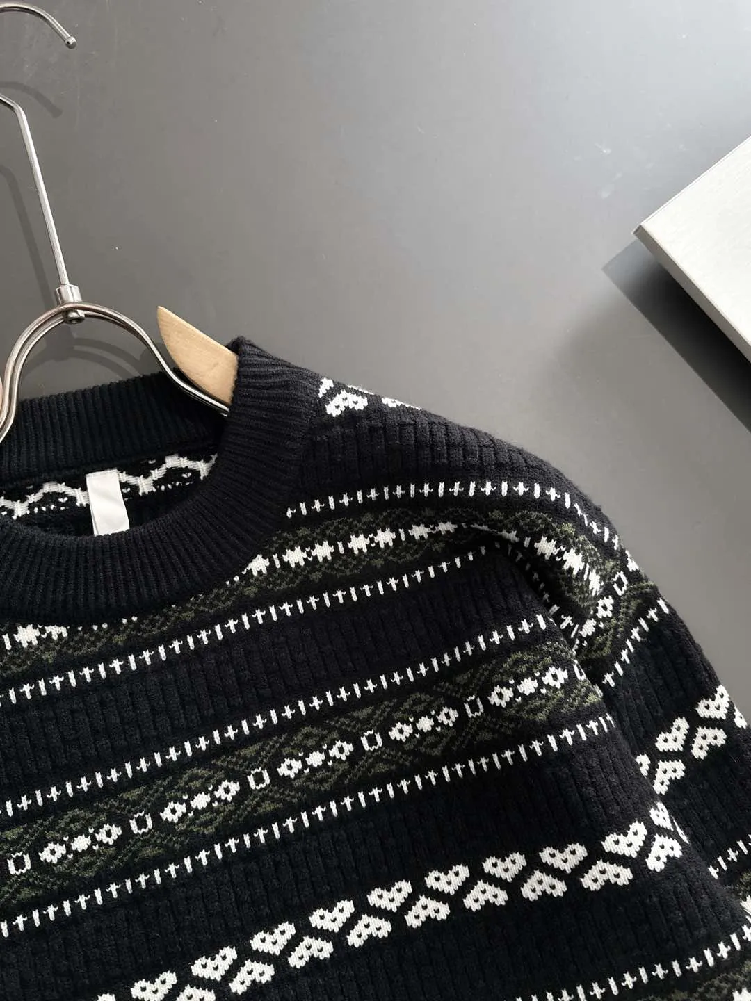 【LOEWE  公式旗艦店】ロエベ  ジャケット着 ご好評に付き再入荷！250109