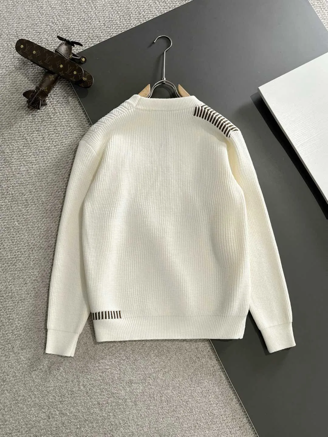 【LOEWE  公式旗艦店】ロエベ  セーター ご好評に付き再入荷！250109
