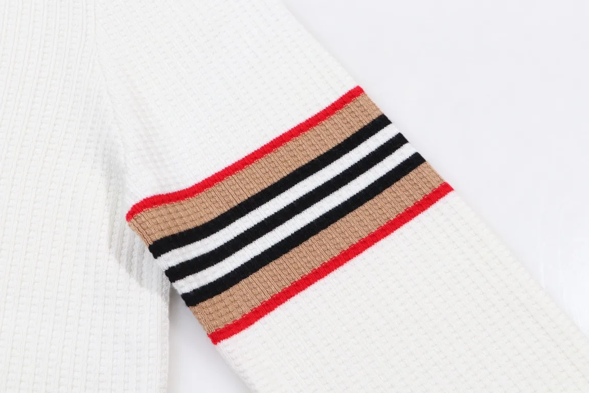 【BURBERRY 公式旗艦店】バーバリー  セーター好評に付き再入荷！241231