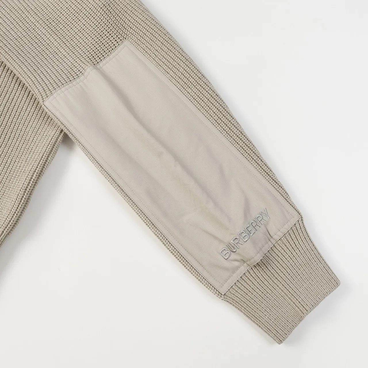 【BURBERRY 公式旗艦店】バーバリー  セーター好評に付き再入荷！241231