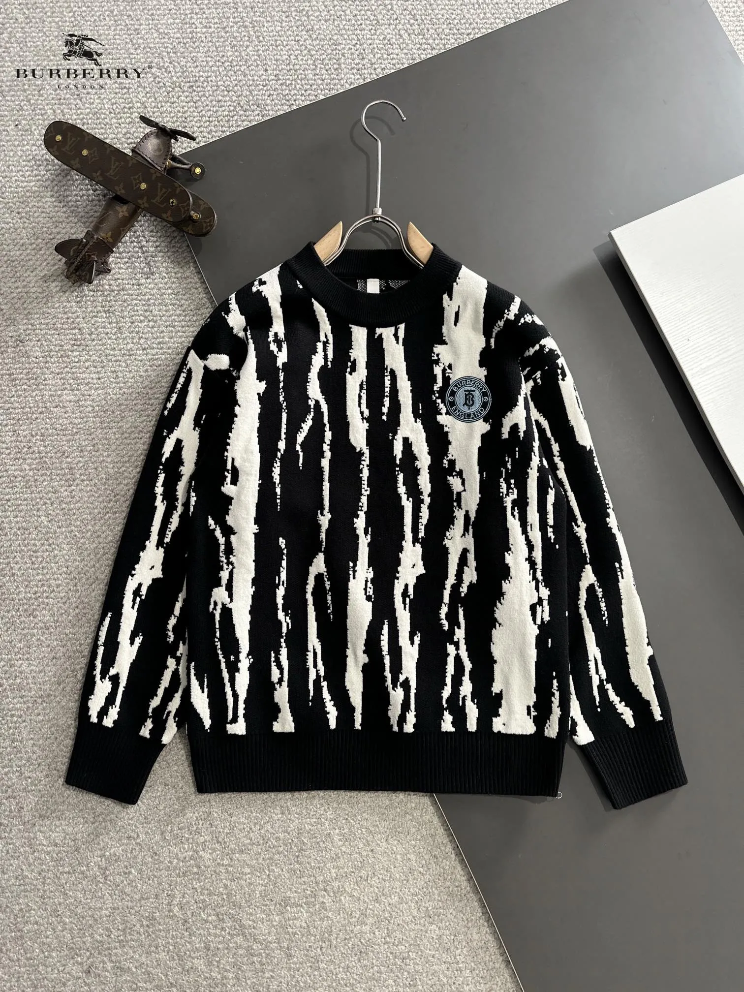 【BURBERRY 公式旗艦店】バーバリー セーター好評に付き再入荷！241231