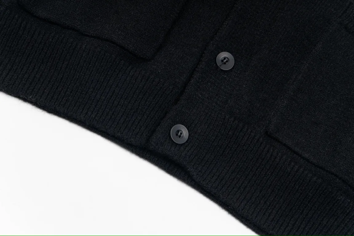 【BURBERRY 公式旗艦店】バーバリー  セーター好評に付き再入荷！241231